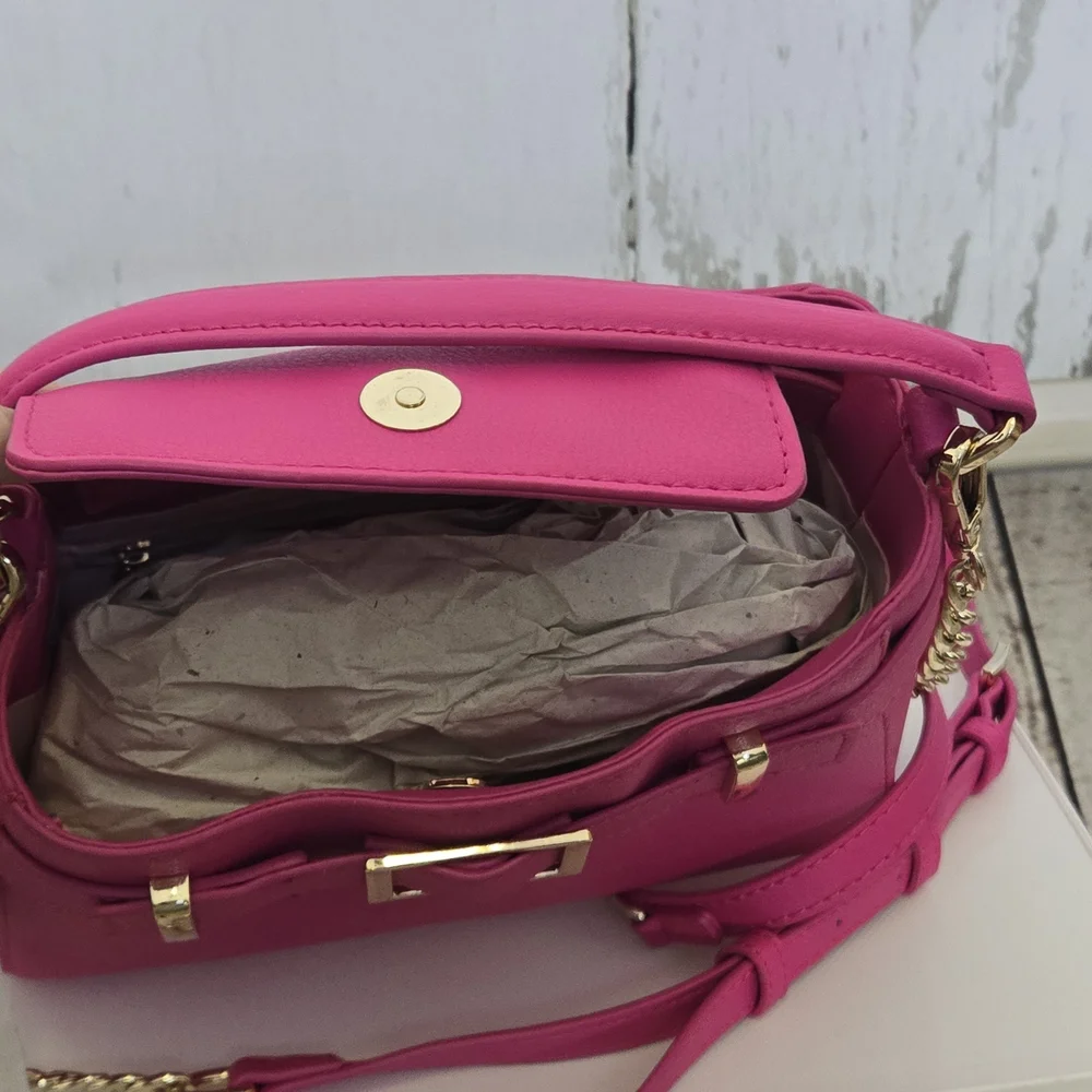 NWT Madden Girl Magenta Mini Tote Leather with Gold Chain And Earbud Pouch - Picture 16 of 17